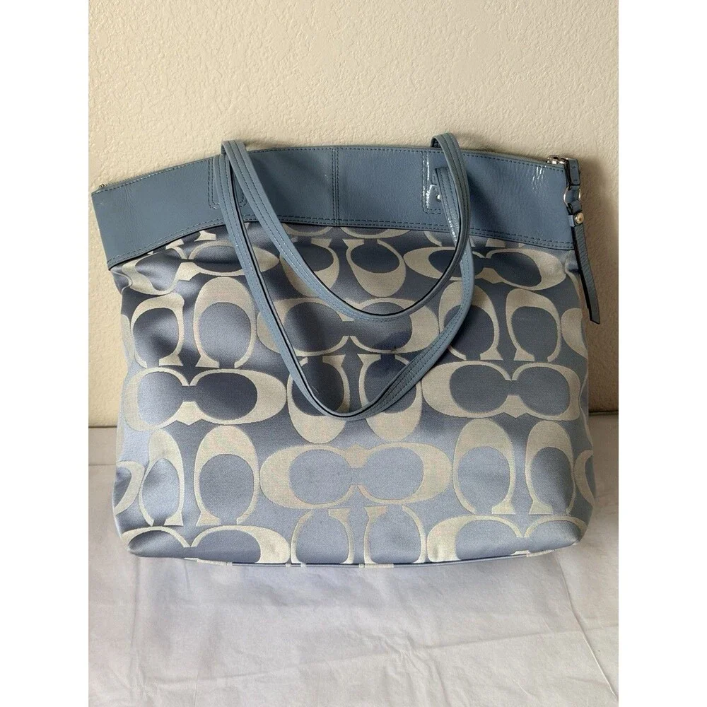Authentic Coach Signature C Tote Laura Denim Blue #F18335 Large Bag w/Charm